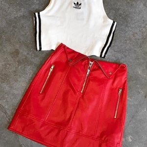TWIIN Red faux leather mini skirt